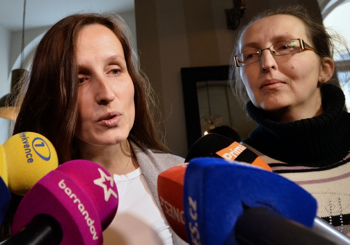 Zleva Eva Michaláková a její sestra Zuzana Sovková při setkání s novináři v Praze.