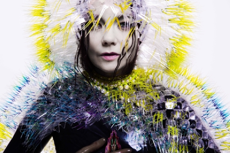 Bjork na Colours směřuje už podruhé, první pokus nevyšel kvůli jejímu onemocnění.