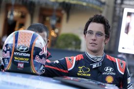 Thierry Neuville chce tentokrát na sněhu uspět.