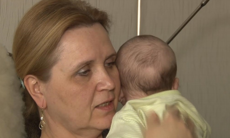 Radka Švecová z Prahy opečovává svěřené dvouměsíční miminko jako vlastní.