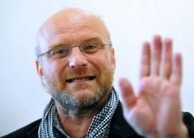 Sochař Michal Blažek.