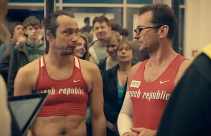Pavel Liška(vlevo) a Ondřej Vetchý v převleku za atlety. 