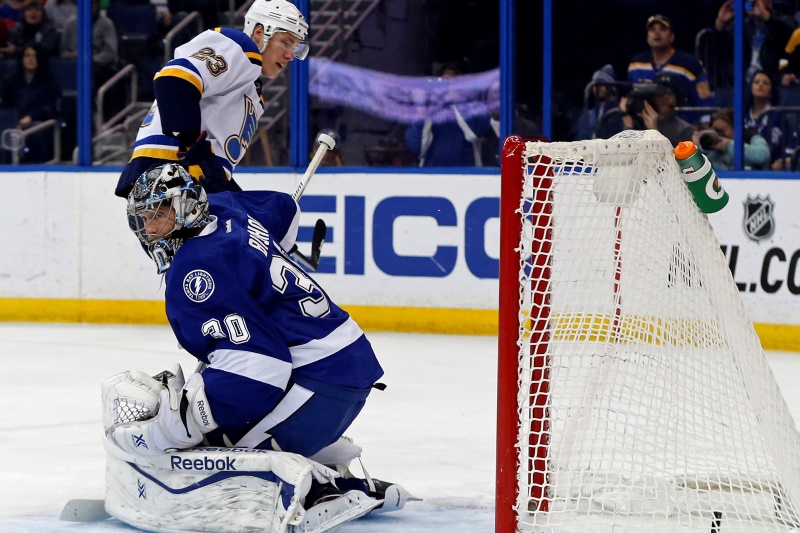 Hokejový útočník Dmitrij Jaškin přispěl ve čtvrtečním utkání NHL svým osmým gólem v sezoně k výhře St. Louis na ledě Tampy Bay 6:3.