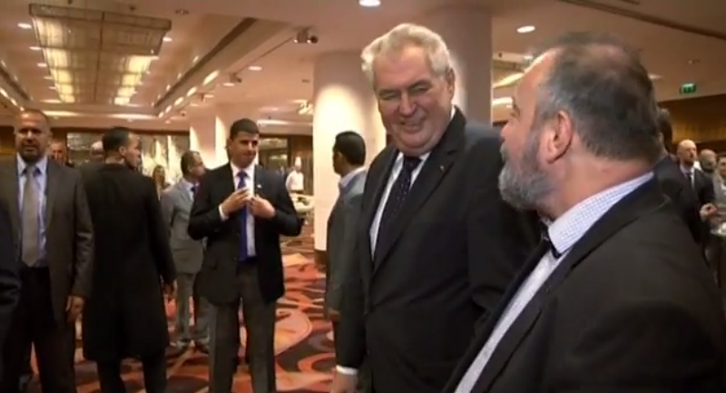 Miloš Zeman a Hynek Kmoníček při svém rozhovoru o demisi ministryně Válkové.