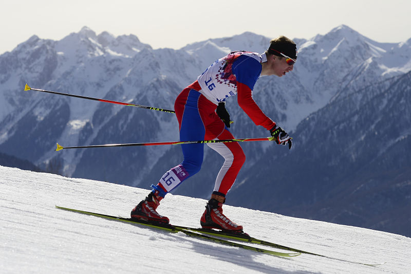 Lukáš Bauer skončil v běhu na 15 km volnou technikou po pádu v úvodu závodu na 22. místě.