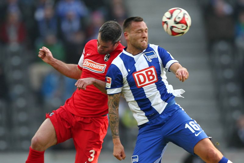 Fotbalisté Freiburgu ve 21. kole německé ligy vyhráli 2:0 na hřišti Herthy Berlín.