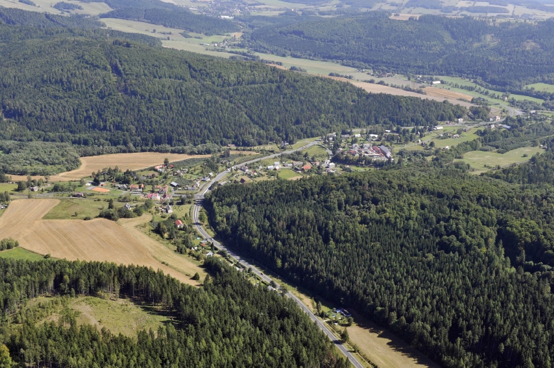 Obec Nové Heřminovy, jejíž část má být zbourána kvůli stavbě přehrady.