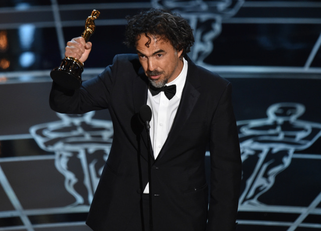 Cenu pro nejlepšího režiséra si z udílení Oscarů odnáší Alejandro González Iñárritu za film Birdman.