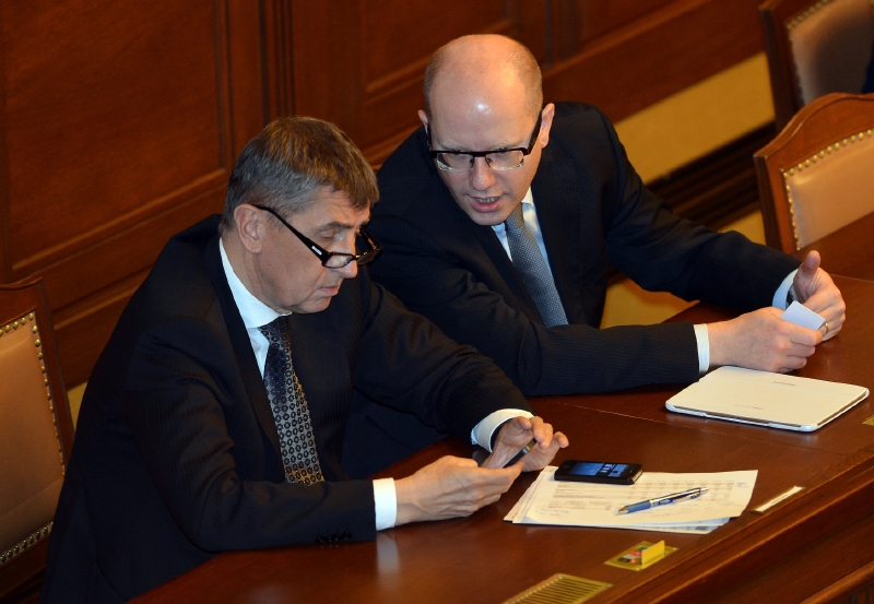 Ministr financí Andrej Babiš (ANO) a premiér Bohuslav Sobotka (ČSSD). Ministr financí Andrej Babiš (ANO) a premiér Bohuslav Sobotka (ČSSD).