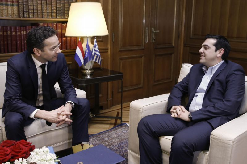 Nizozemský ministr financí Jeroen Dijsselbloem (vlevo) na jednání s řeckým premiérem Alexisem Tsiprasem. Nizozemský ministr financí Jeroen Dijsselbloem (vlevo) na jednání s řeckým premiérem Alexisem Tsiprasem.