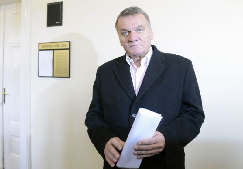 Bývalý pražský primátor Bohuslav Svoboda považuje případ kolem smlouvy s advokátem Láskou za politický. Bývalý pražský primátor Bohuslav Svoboda považuje případ kolem smlouvy s advokátem Láskou za politický.