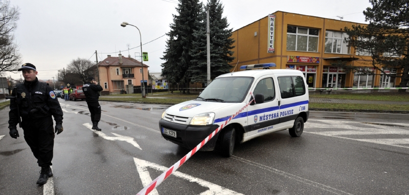 Uherskobrodská policie při úterním zásahu.