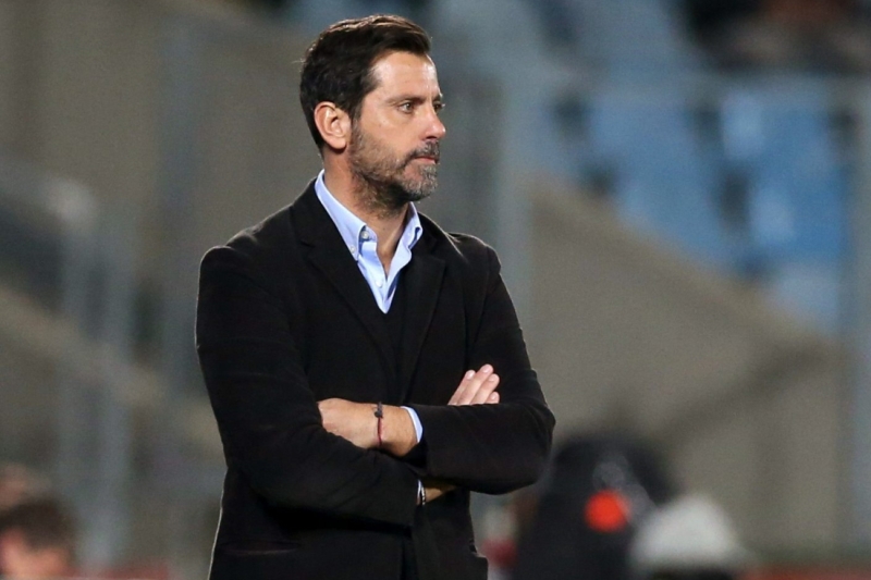 Španělský trenér Quique Sánchez Flores po necelých dvou měsících nečekaně skončil na lavičce fotbalistů Getafe. Španělský trenér Quique Sánchez Flores po necelých dvou měsících nečekaně skončil na lavičce fotbalistů Getafe.