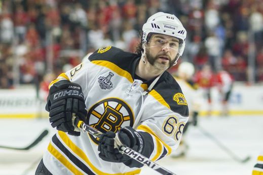 Jako pornoherec se ukázal v boji o slavný Stanley Cup v dresu bostonských Medvědů.