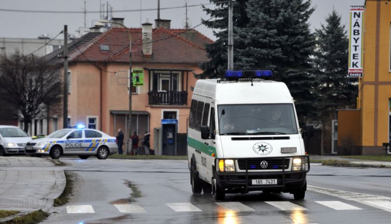 Policie v den útoku u restaurace Družba. Policie v den útoku u restaurace Družba.