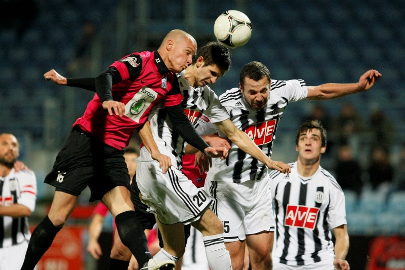 Vedení fotbalistů Českých Budějovic v úterý ráno představí složení nového realizačního týmu. Vedení fotbalistů Českých Budějovic v úterý ráno představí složení nového realizačního týmu.