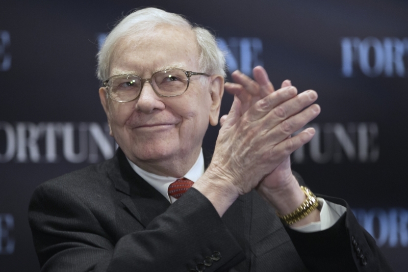 Jen si zatleskej Warrene! Třetí nejbohatší člověk planety Warren Buffett loni rozmnožil svůj majetek o závratných 15 miliard dolarů. 