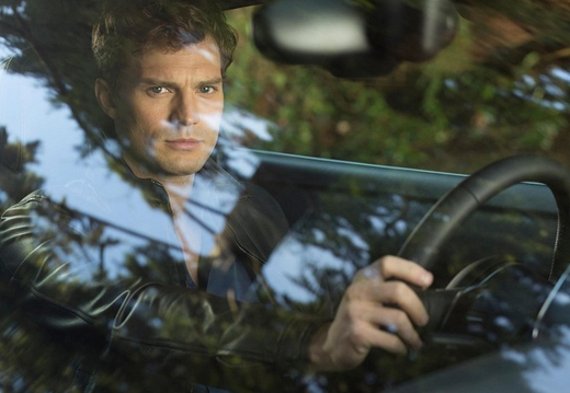 Jamie Dornan se proslavil ve filmu Padesát odstínů šedi, teď se představí v hlavní roli ve filmu o atentátu na zastupujícího říšského protektora Heydricha.