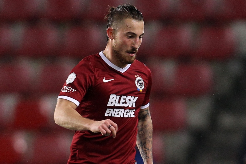 Jiří Müller zastupuje například reprezentanta Lukáše Váchu. Jiří Müller zastupuje například reprezentanta Lukáše Váchu.