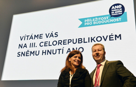 Od víkendového sněmu ANO probíhá mezi anisty a socialisty veřejná výměna názorů. Na snímku místopředsedkyně Sněmovny Jaroslava Jermanová a ministr životního prostředí Richard Brabec.