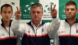 Zleva: Lukáš Rosol, kapián Jaroslav Navrátil a Jiří Veselý.