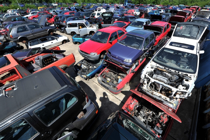 Vrakoviště (ilustrační foto). Vrakoviště (ilustrační foto).