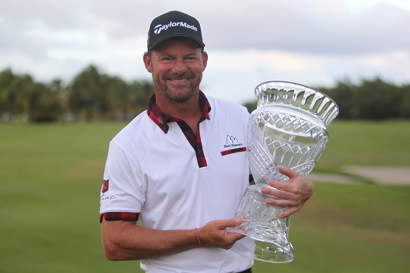 Golfista Alexander Čejka se ve čtyřiačtyřiceti letech dočkal prvního titulu na okruhu PGA. 
