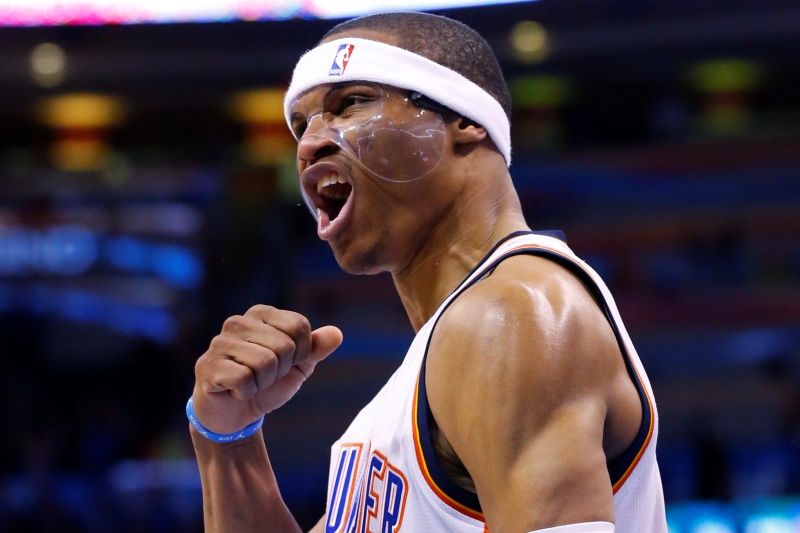 Russell Westbrook si připsal pátý triple double v posledních šesti zápasech NBA a dovedl basketbalisty Oklahomy k výhře 108:104 nad Torontem. 