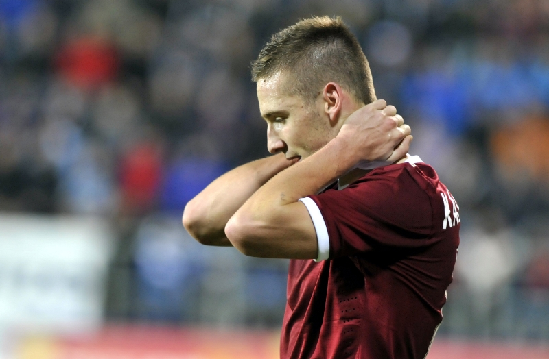 Obránce Pavel Kadeřábek ze Sparty si poranil postranní vaz v koleni a čtyři týdny si nezahraje. Obránce Pavel Kadeřábek ze Sparty si poranil postranní vaz v koleni a čtyři týdny si nezahraje.