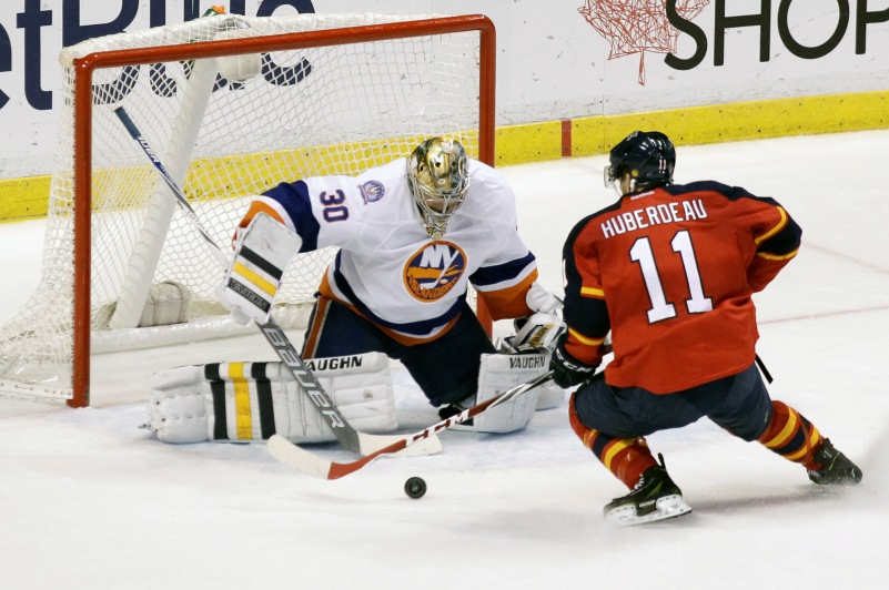 Michal Neuvirth v brance New Yorku Islanders.