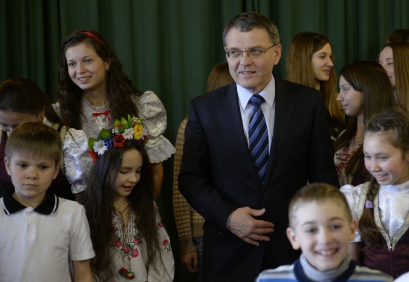 Ministr Zaorálek v Solenicích na Příbramsku se skupinou dětí z Ukrajiny. Ministr Zaorálek v Solenicích na Příbramsku se skupinou dětí z Ukrajiny.