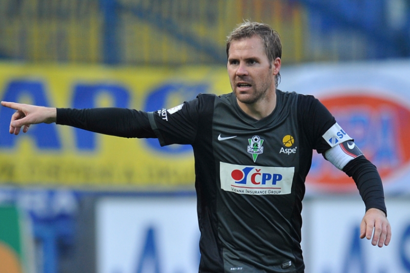 Defenzivní záložník Tomáš Hübschman.