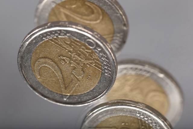 Současná mince v hodnotě dvou eur. Současná mince v hodnotě dvou eur.
