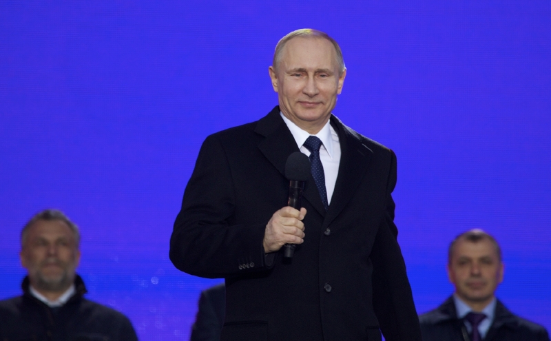 Putin sklidil nadšený potlesk.