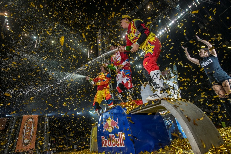 Libor Podmol (vlevo) v sobotu vyhrál na závodu mistrovství světa FMX své první letošní stříbro.