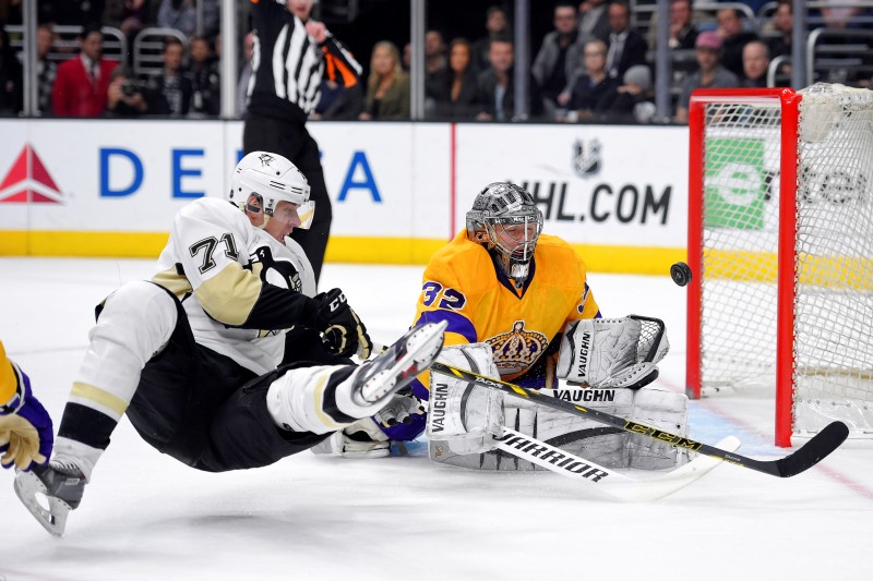 Hokejisty Ruska by na květnovém mistrovství světa v Praze a Ostravě v případě konce sezony v NHL mohli posílit útočníci Jevgenij Malkin z Pittsburghu (na snímku), Pavel Dacjuk z Detroitu či Jevgenij Kuzněcov z Washingtonu. Hokejisty Ruska by na květnovém mistrovství světa v Praze a Ostravě v případě konce sezony v NHL mohli posílit útočníci Jevgenij Malkin z Pittsburghu (na snímku), Pavel Dacjuk z Detroitu či Jevgenij Kuzněcov z Washingtonu.