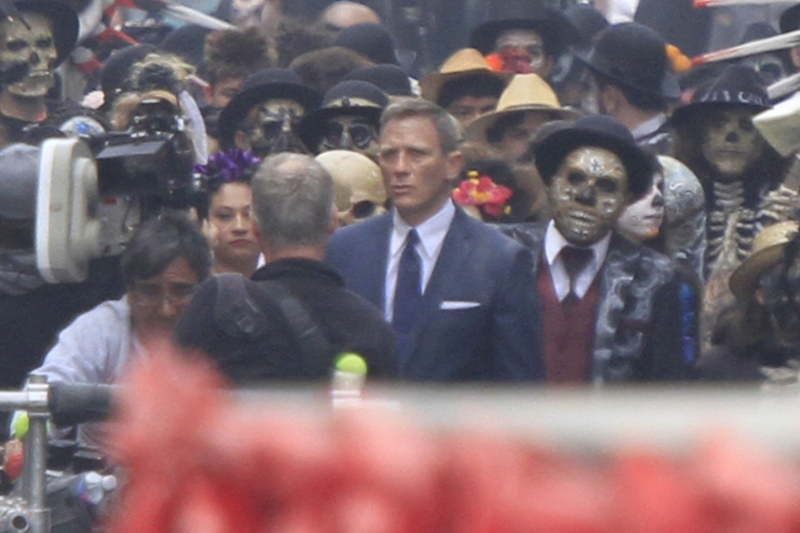 Daniel Craig při natáčení Spectre v Mexico City.