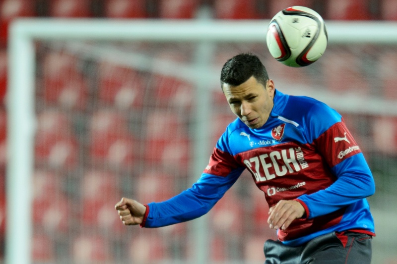Obránce Marek Suchý povede reprezentaci do zápasu se Slovenskem jako kapitán.