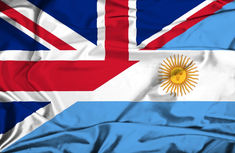 Britská a argentinská vlajka jako symbol Falklandských ostrovů - jak dlouho?