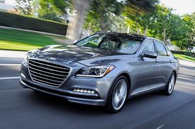 Značce Hyundai se za oceánem daří, model Genesis se líbí.