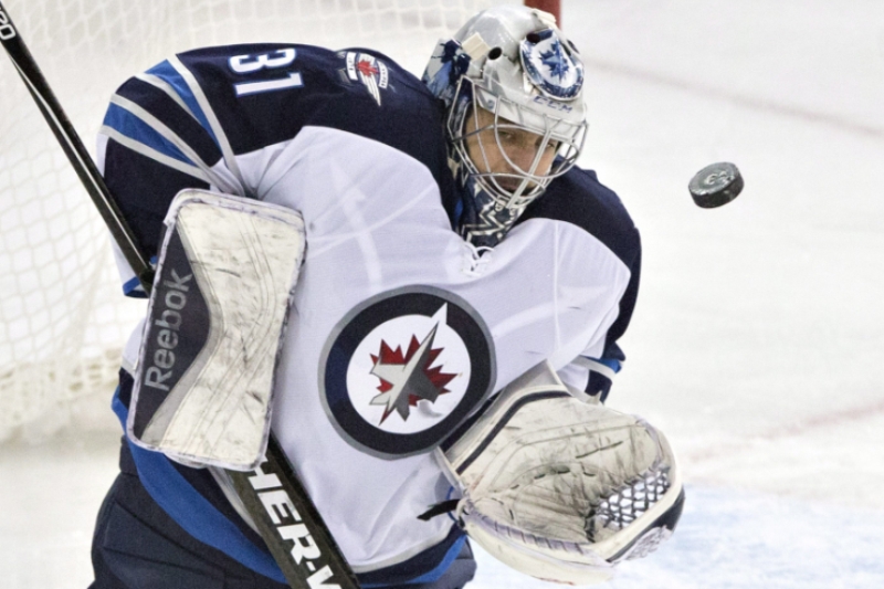 Český brankář Winnipegu Ondřej Pavelec.