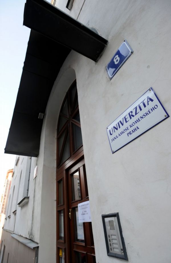 Univerzita Jana Amose Komenského.