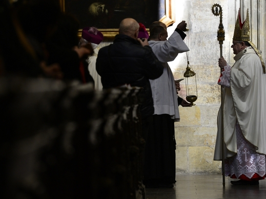 Pražský arcibiskup kardinál Dominik Duka (vpravo).