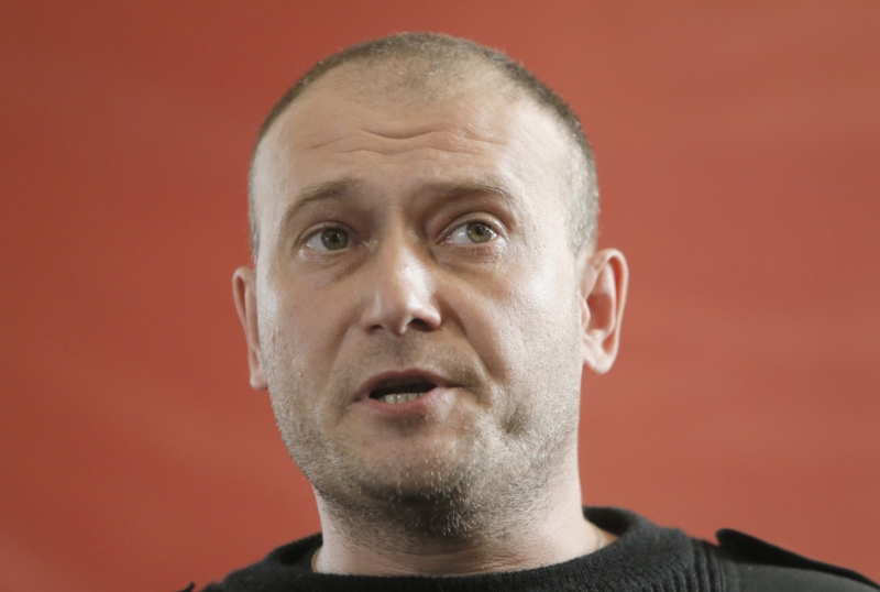 Dmytro Jaroš, který je vůdcem krajně nacionalistické skupiny Pravý sektor, se stal poradcem na ukrajinském ministerstvu obrany. Dmytro Jaroš, který je vůdcem krajně nacionalistické skupiny Pravý sektor, se stal poradcem na ukrajinském ministerstvu obrany.