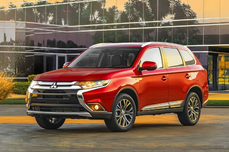 Mitsubishi Outlander modelového roku 2016.