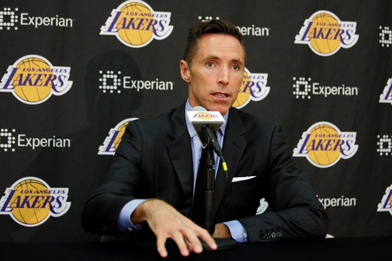 Basketbalová NBA by měla koncem dubna zavítat na Kubu. Zúčastnit se ho mají například Steve Nash, skvělý rozehrávač, jenž teprve nedávno ukončil kariéru. Basketbalová NBA by měla koncem dubna zavítat na Kubu. Zúčastnit se ho mají například Steve Nash, skvělý rozehrávač, jenž teprve nedávno ukončil kariéru.