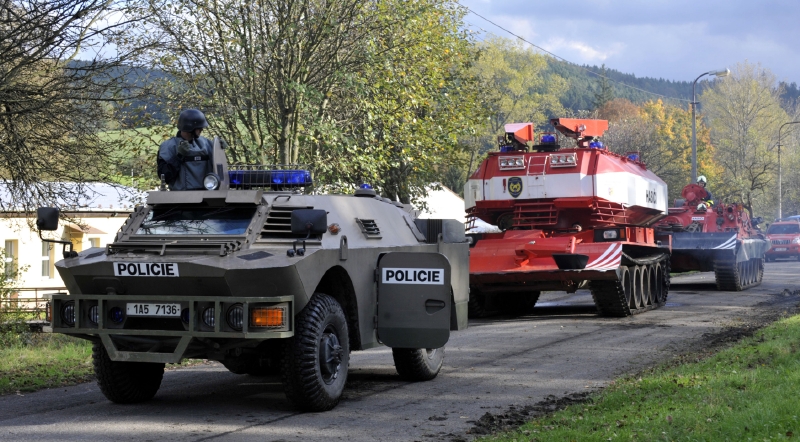 K prvním explozím došlo v muničním skladu 16. října loňského roku.
