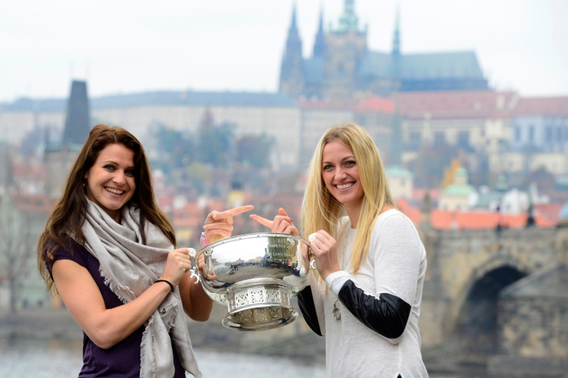 Na Fed Cup míří nejsilnější sestava, Lucii Šafářovou (vlevo) a Petru Kvitovou nevyjímaje. Na Fed Cup míří nejsilnější sestava, Lucii Šafářovou (vlevo) a Petru Kvitovou nevyjímaje.