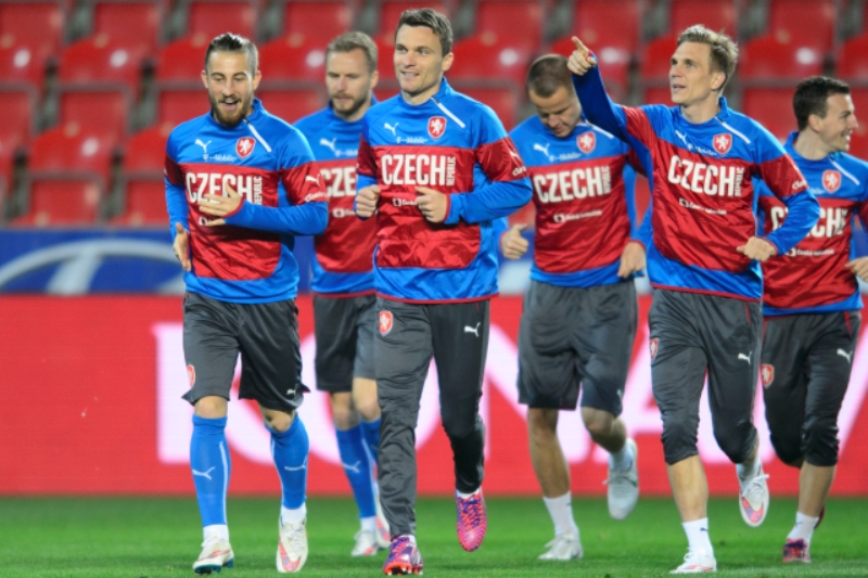 Fotbalová reprezentace v žebříčku FIFA klesla na devatenáctou příčku.