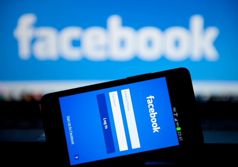Facebook žaluje zhruba 25 tisíc lidí (ilustrační foto).